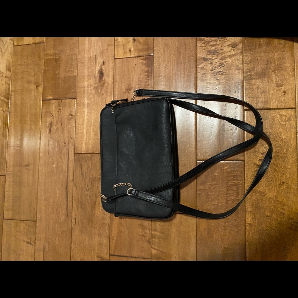 Black & gold purse Forever21